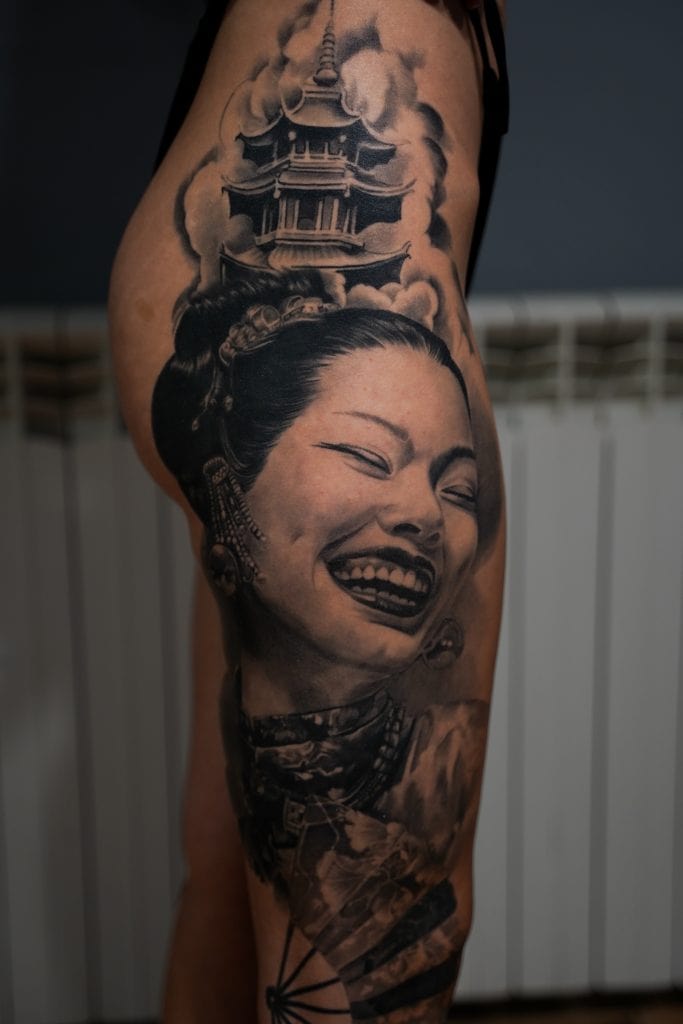 tatuaje fete, tatuaj coapsa